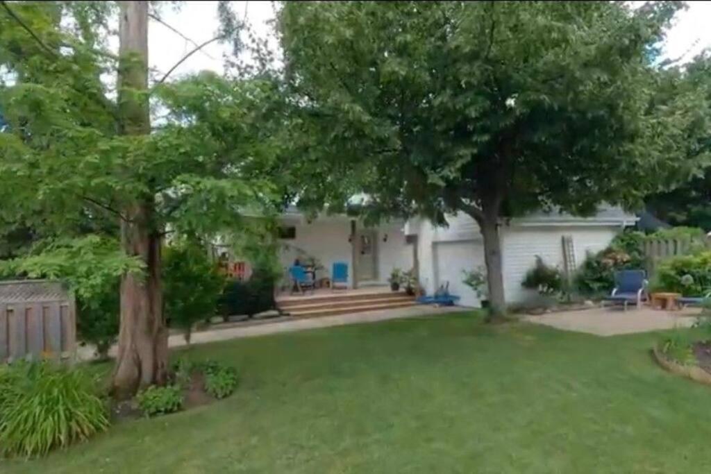 Garden 2 Storey House Niagara Falls Esterno foto
